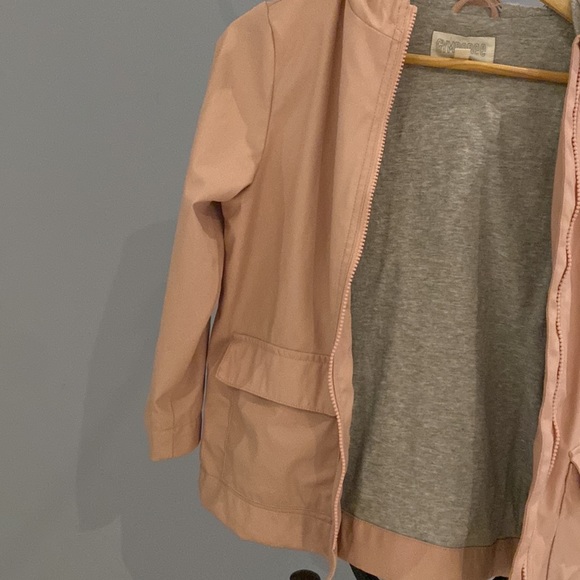 Gymboree girls rain coat. Size: L 10/12. Soft pink outside with grey lining. - Picture 4 of 10